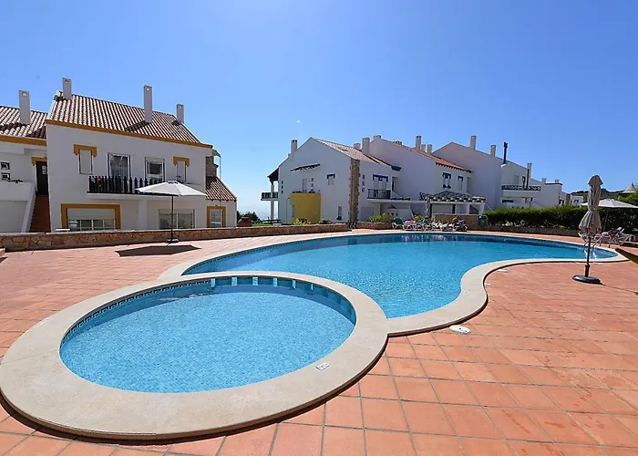 Ship - 4 Bedroom Duplex With Sea And Pool Views, 1km From The Appartement São Martinho do Porto