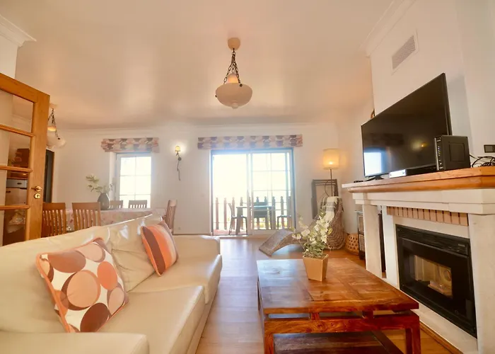 Ship - 4 Bedroom Duplex With Sea And Pool Views, 1km From The Appartement São Martinho do Porto