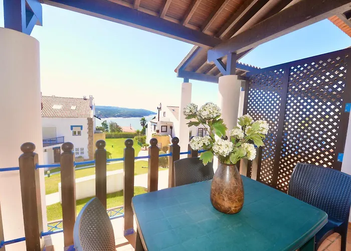 Ship - 4 Bedroom Duplex With Sea And Pool Views, 1km From The