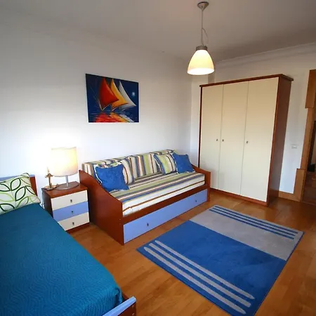 Ship - 4 Bedroom Duplex With Sea And Pool Views, 1km From The * Sao Martinho do Porto