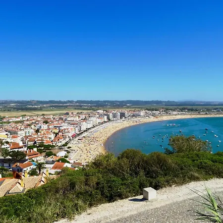 Daire Ship - 4 Bedroom Duplex With Sea And Pool Views, 1km From The São Martinho do Porto