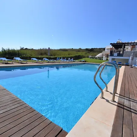 Apartment Ship - 4 Bedroom Duplex With Sea And Pool Views, 1km From The Sao Martinho do Porto