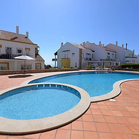 Ship - 4 Bedroom Duplex With Sea And Pool Views, 1km From The Apartment Sao Martinho do Porto