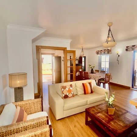 Apartment Ship - 4 Bedroom Duplex With Sea And Pool Views, 1km From The