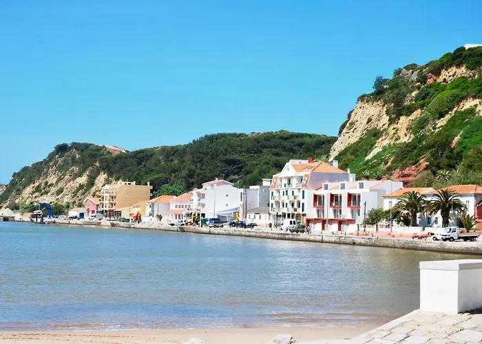 Ship - 4 Bedroom Duplex With Sea And Pool Views, 1km From The Apartman São Martinho do Porto