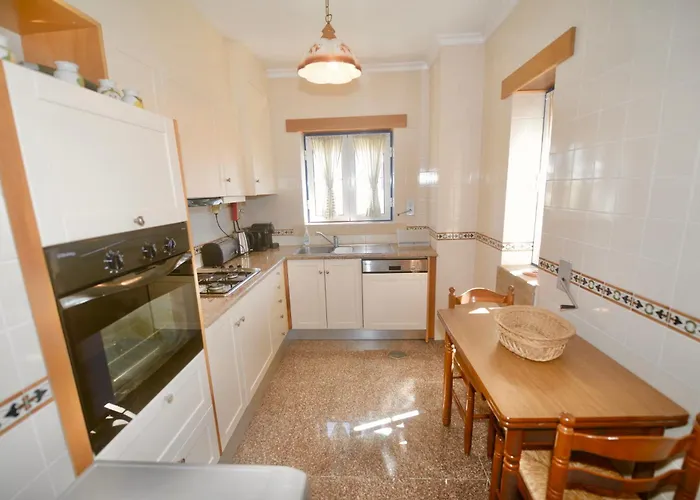 Ship - 4 Bedroom Duplex With Sea And Pool Views, 1km From The Apartman *